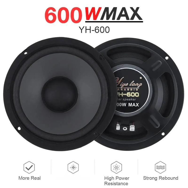 Sistema de sonido para coche con altavoces coaxiales de rango completo: 600 W (6,5 pulgadas), 500 W (5 pulgadas) y 400 W (4 pulgadas).
