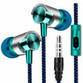 Auriculares intraurales con cable, cancelación de ruido, diseño ergonómico y sonido estéreo; ideales para deporte, música y uso diario con teléfonos móviles. miniatura 9